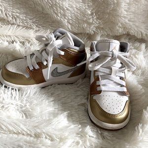 Air Jordan 1 Phat (TD) toddler girls sneakers, size 6c